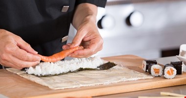 Kulinářský zázrak: Restaurace v Tokiu má 2 Michelinské hvězdy, ale jen 6 míst pro hosty