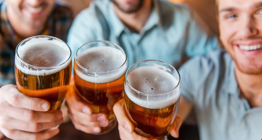 Točené vs netočené: Změna DPH u piva přinese zmatek do českých restaurací