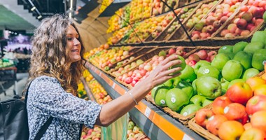 Záhada předražených jablek: Ceny ovoce i zeleniny jsou v rukou obchodních řetězců